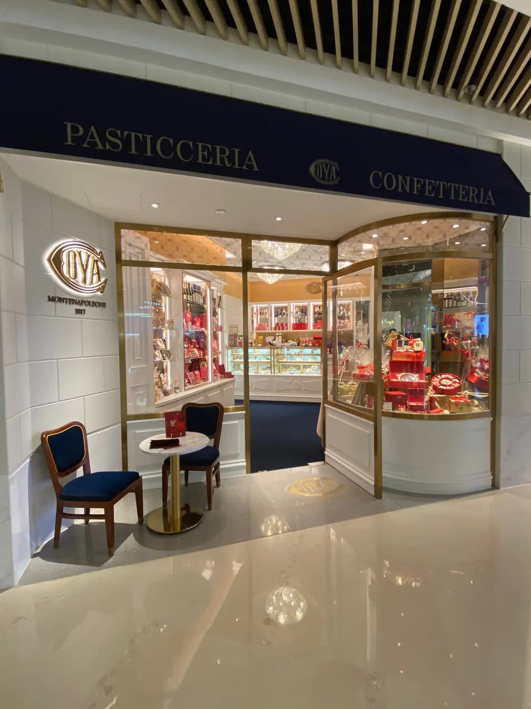 Cova Pasticceria & Confetteria photo 7