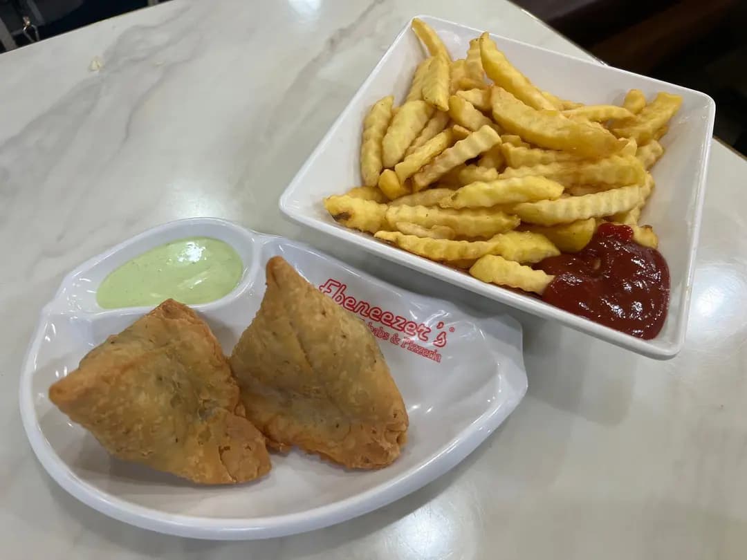 Ebeneezer's Kebabs & Pizzeria (香港中文大學) photo 3