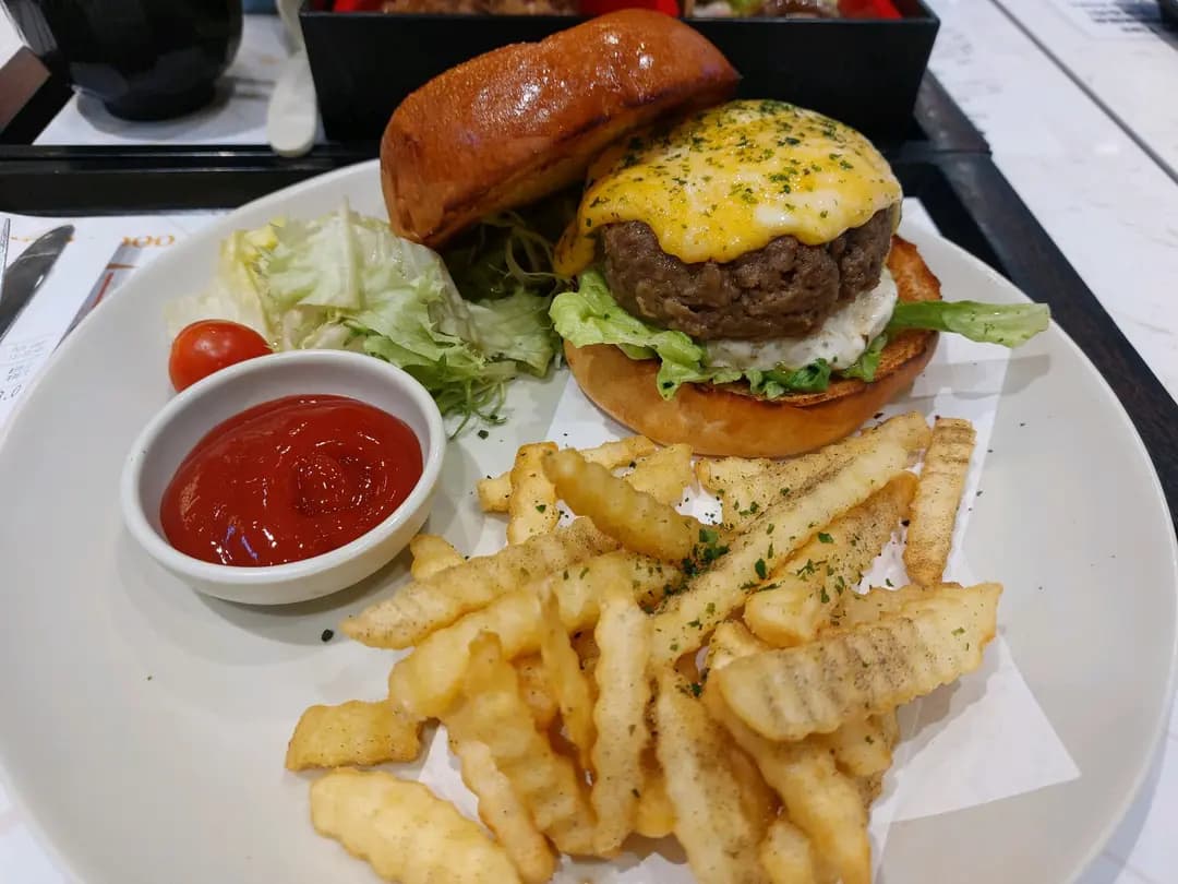 Japanese Burger & Steak by Ufufu Cafe photo 2