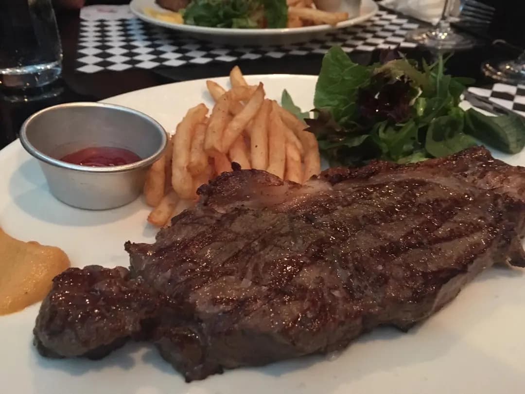 Mr Tomahawk Member of Louis Steak House photo 2