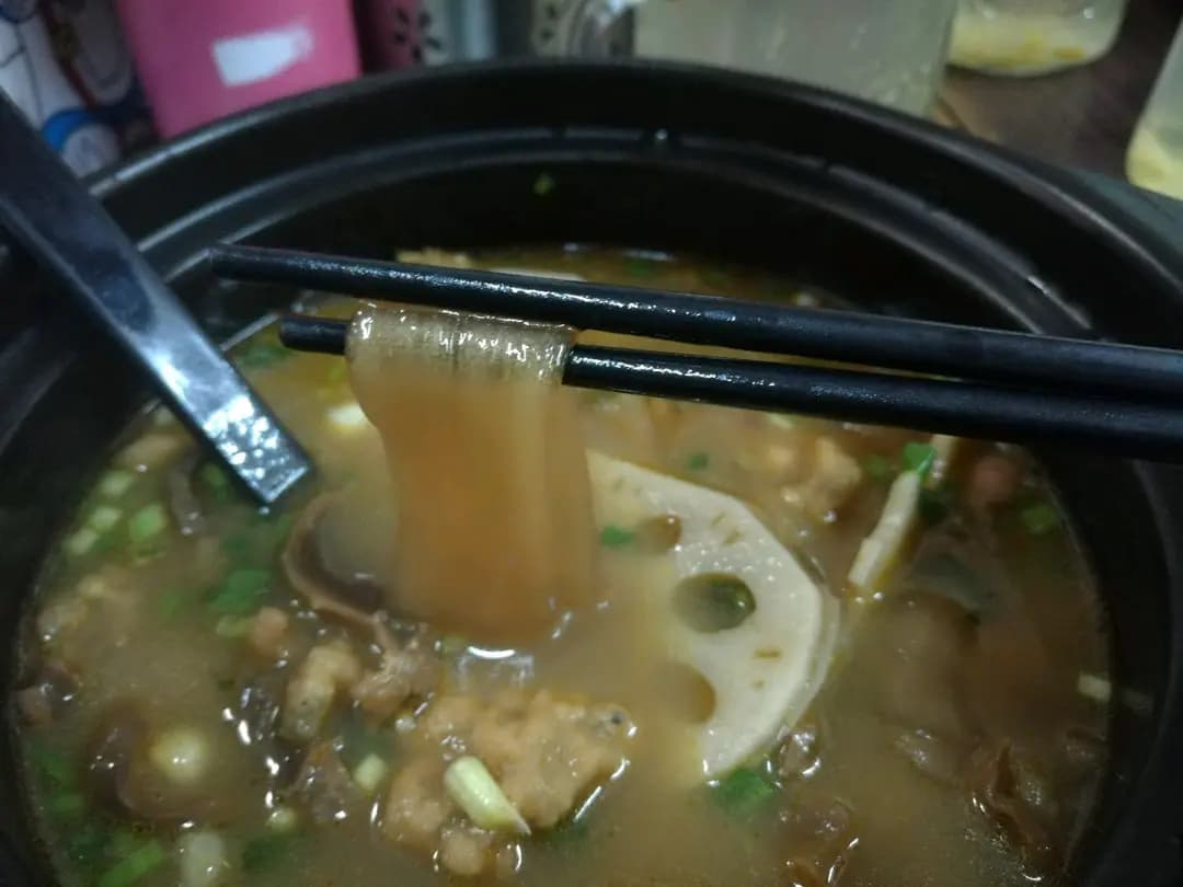 聚味館砂鍋麻辣燙 (皇后大道西) photo 4