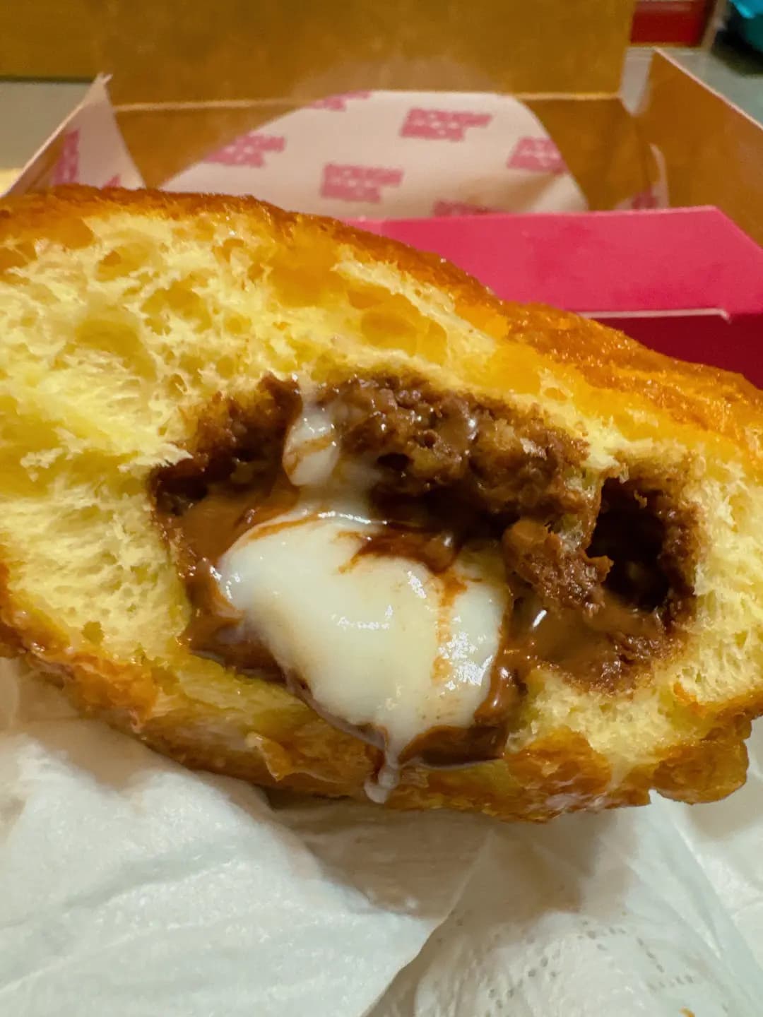 Dough Bros Pizza & Doughnuts (威德閣) photo 4