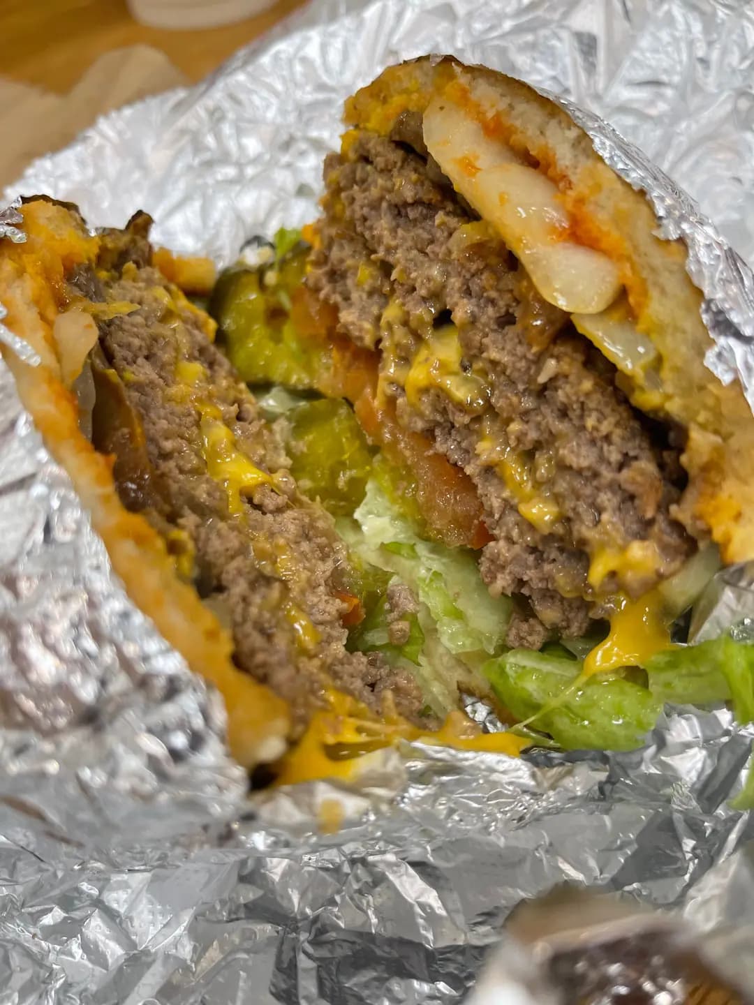 FIVE GUYS photo 1