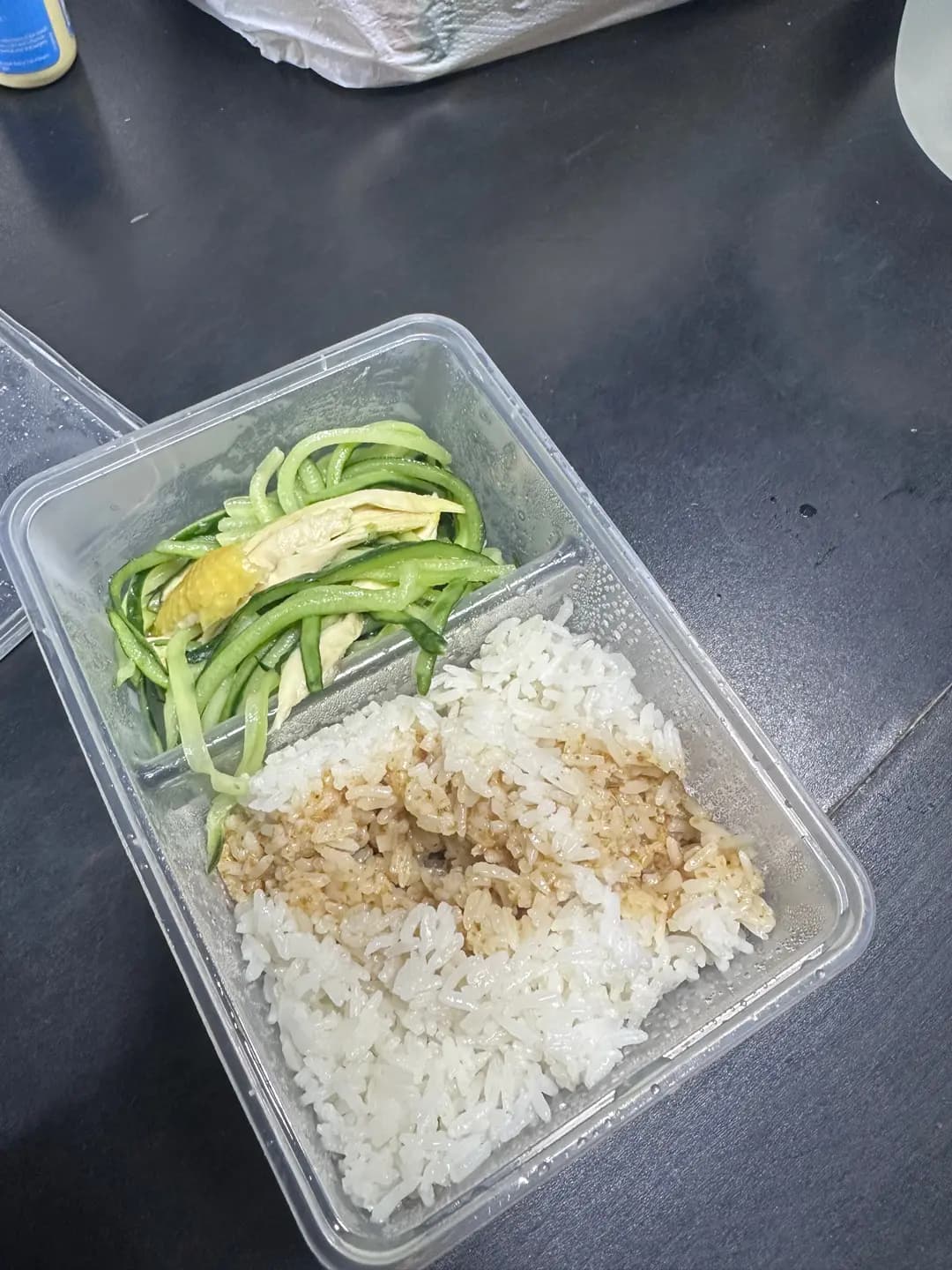 添寶手撕雞 (得寶商場) photo 2