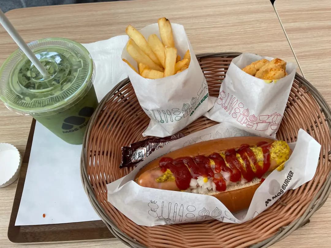 MOS Burger photo 1