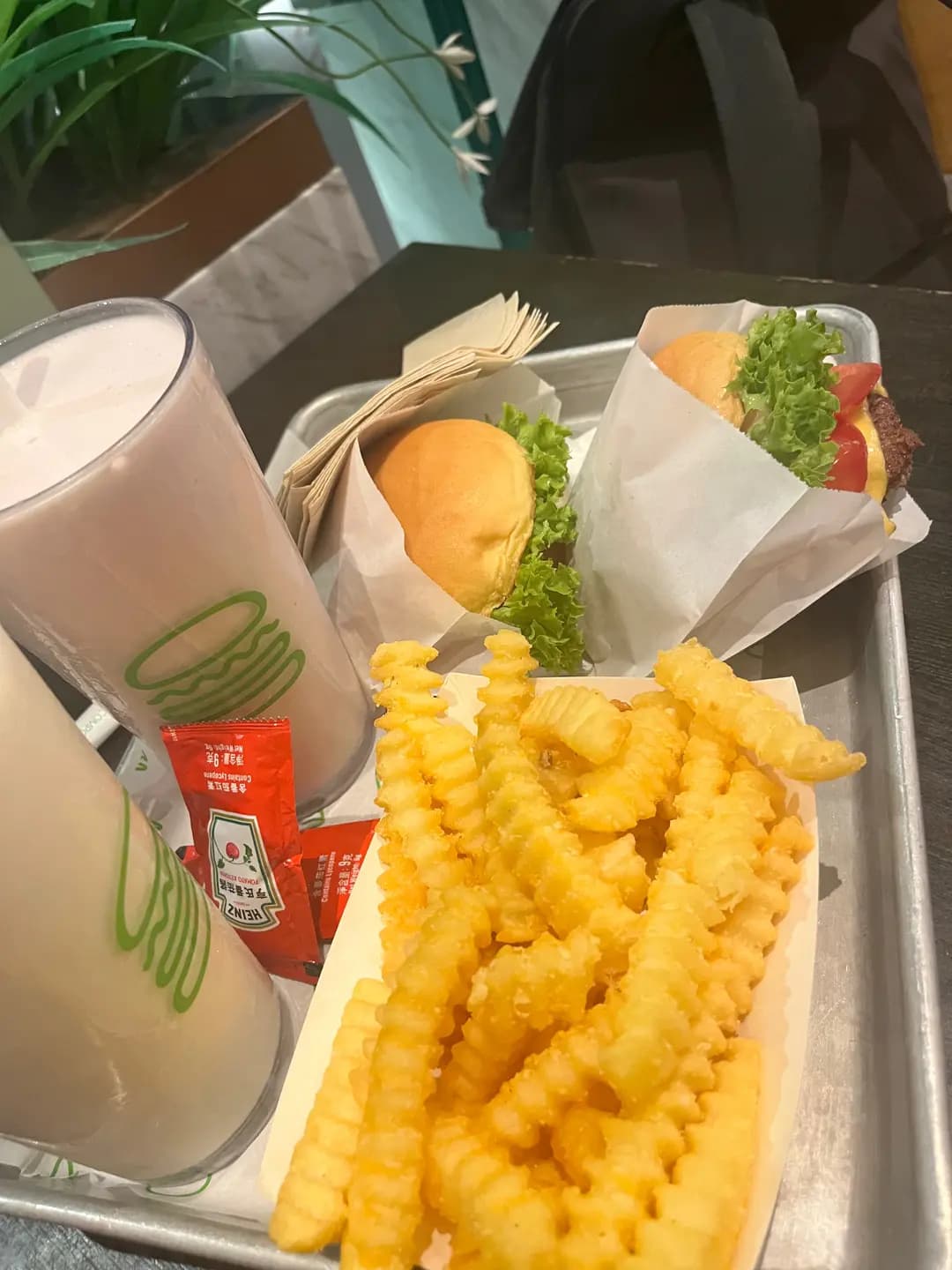 SHAKE SHACK (太古廣場) photo 2