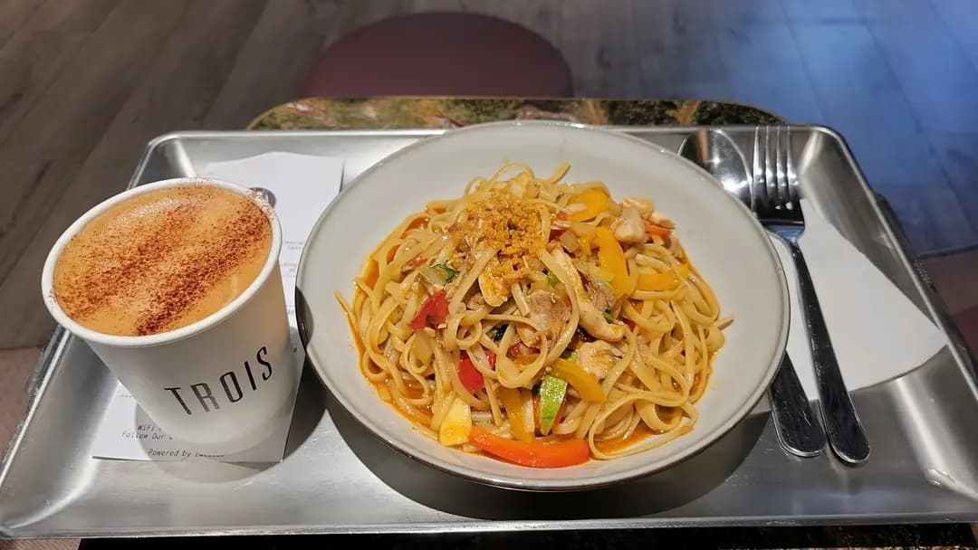 Trois Cafe photo 4