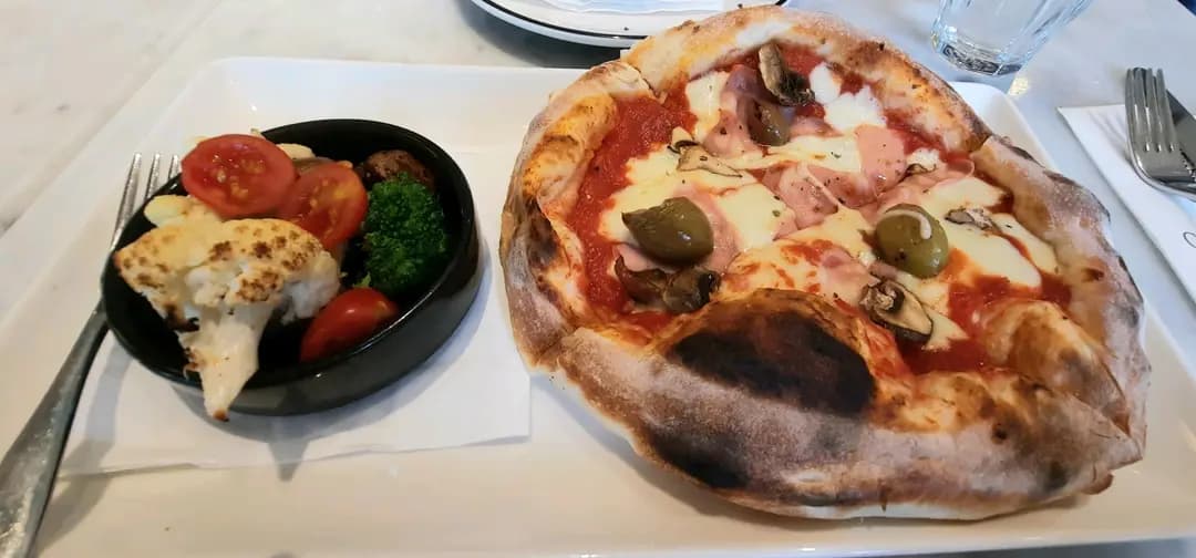 PizzaExpress (東薈城名店倉) photo 2