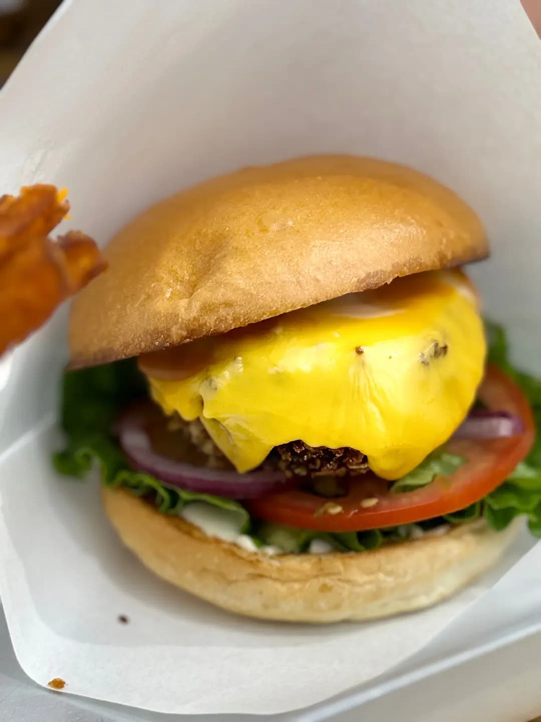 MIRROR BURGER (皇后大道西) photo 7