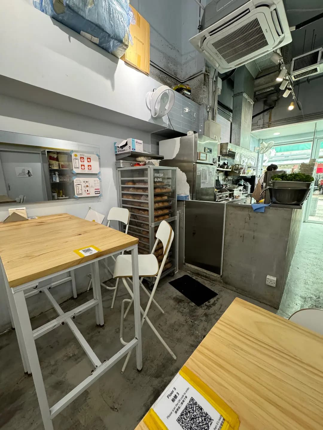MIRROR BURGER (皇后大道西) photo 2