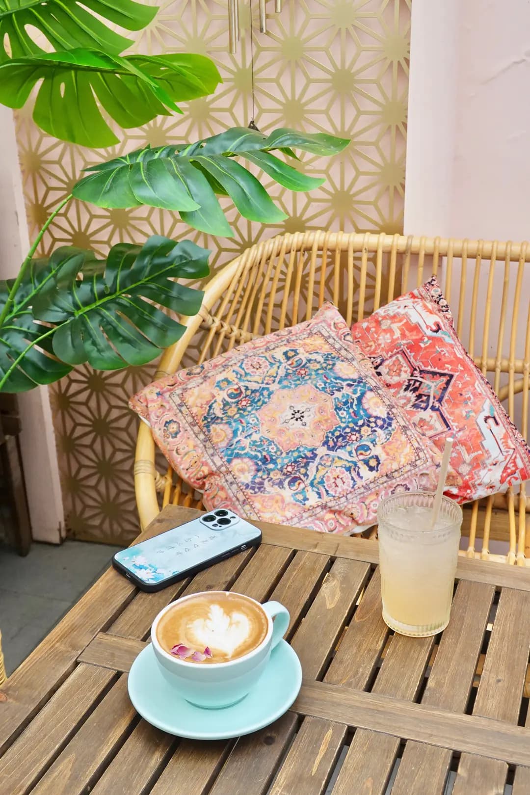 LS Caffe LE SHALOM photo 2