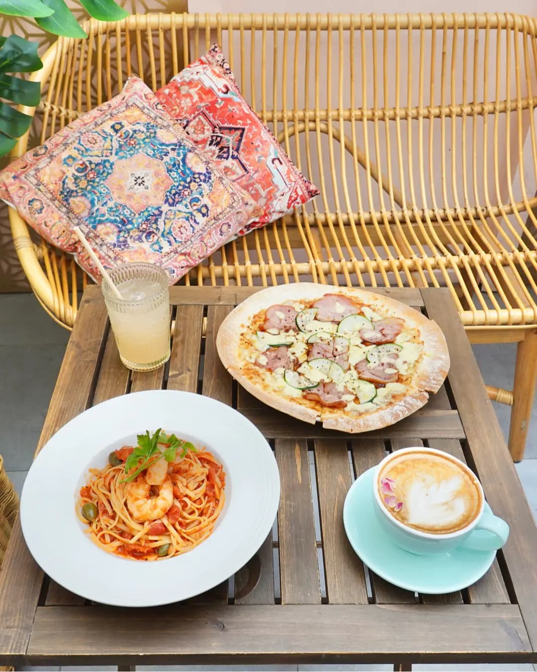 LS Caffe LE SHALOM photo 3
