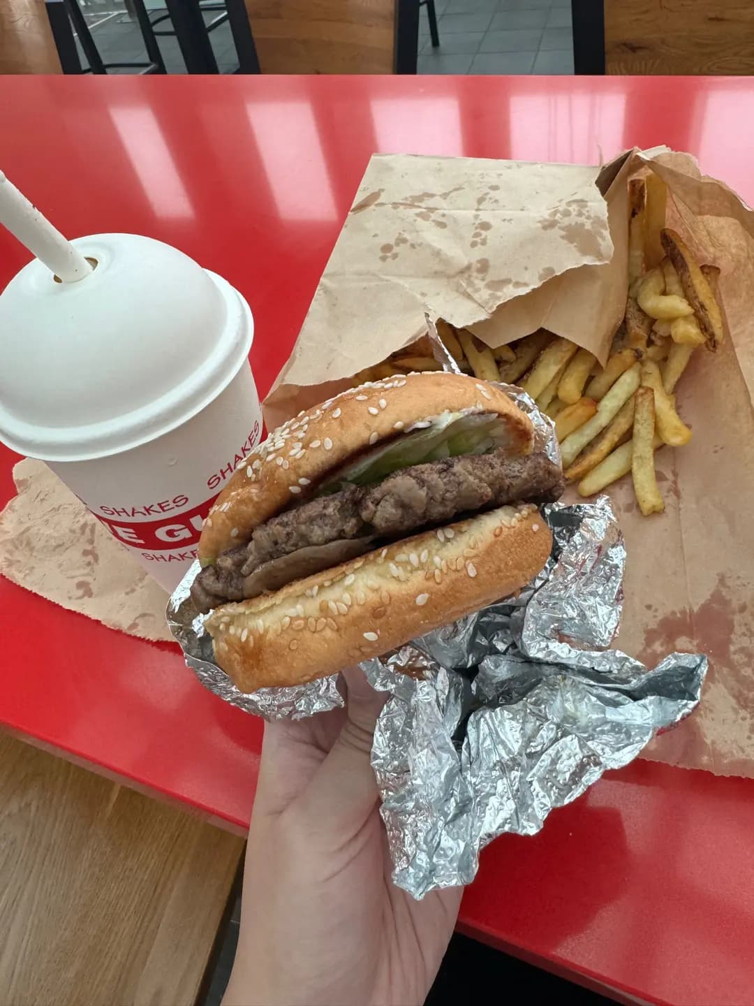FIVE GUYS photo 2
