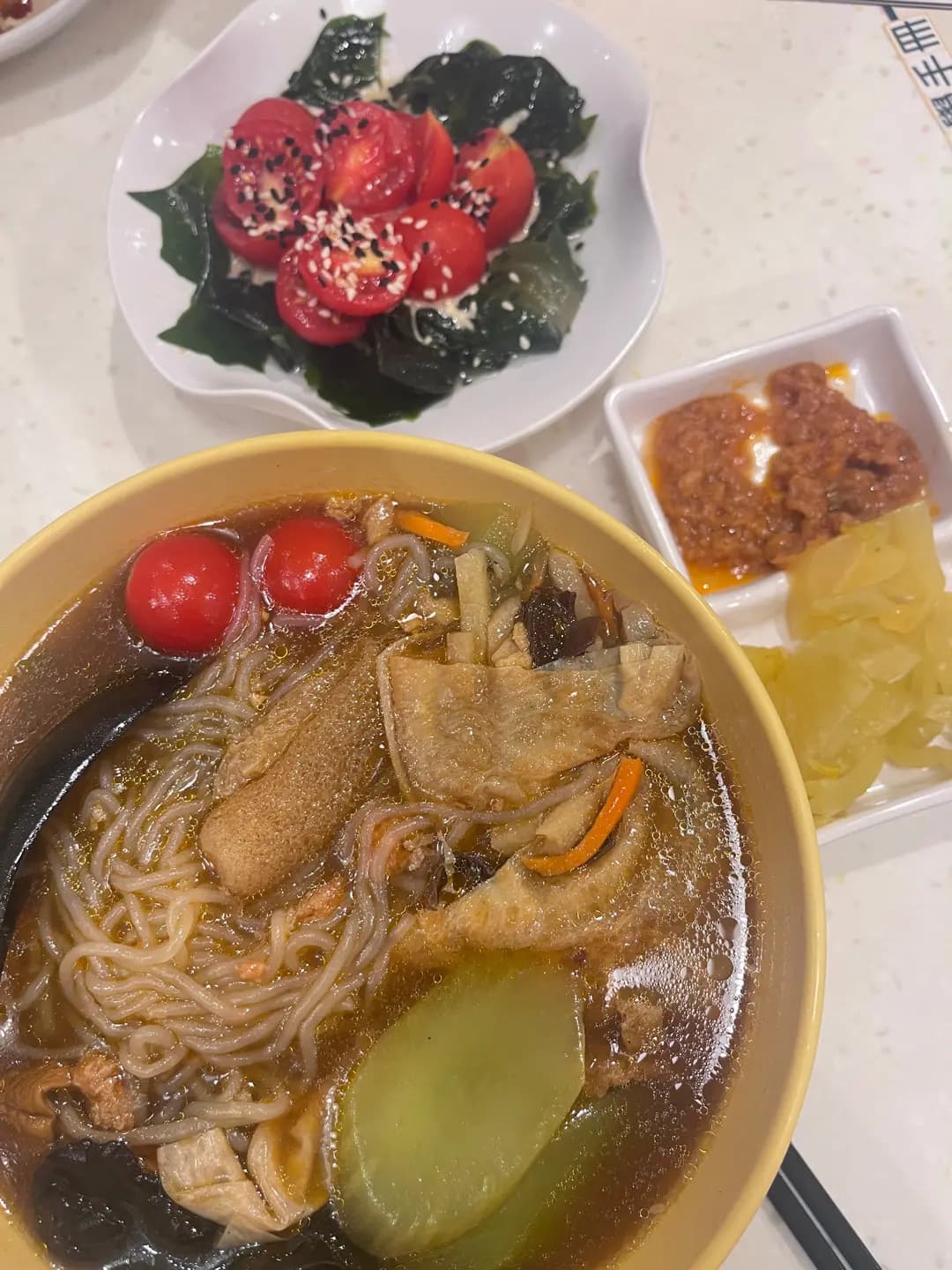 譚仔雲南米線 (德昌商業大廈) photo 2