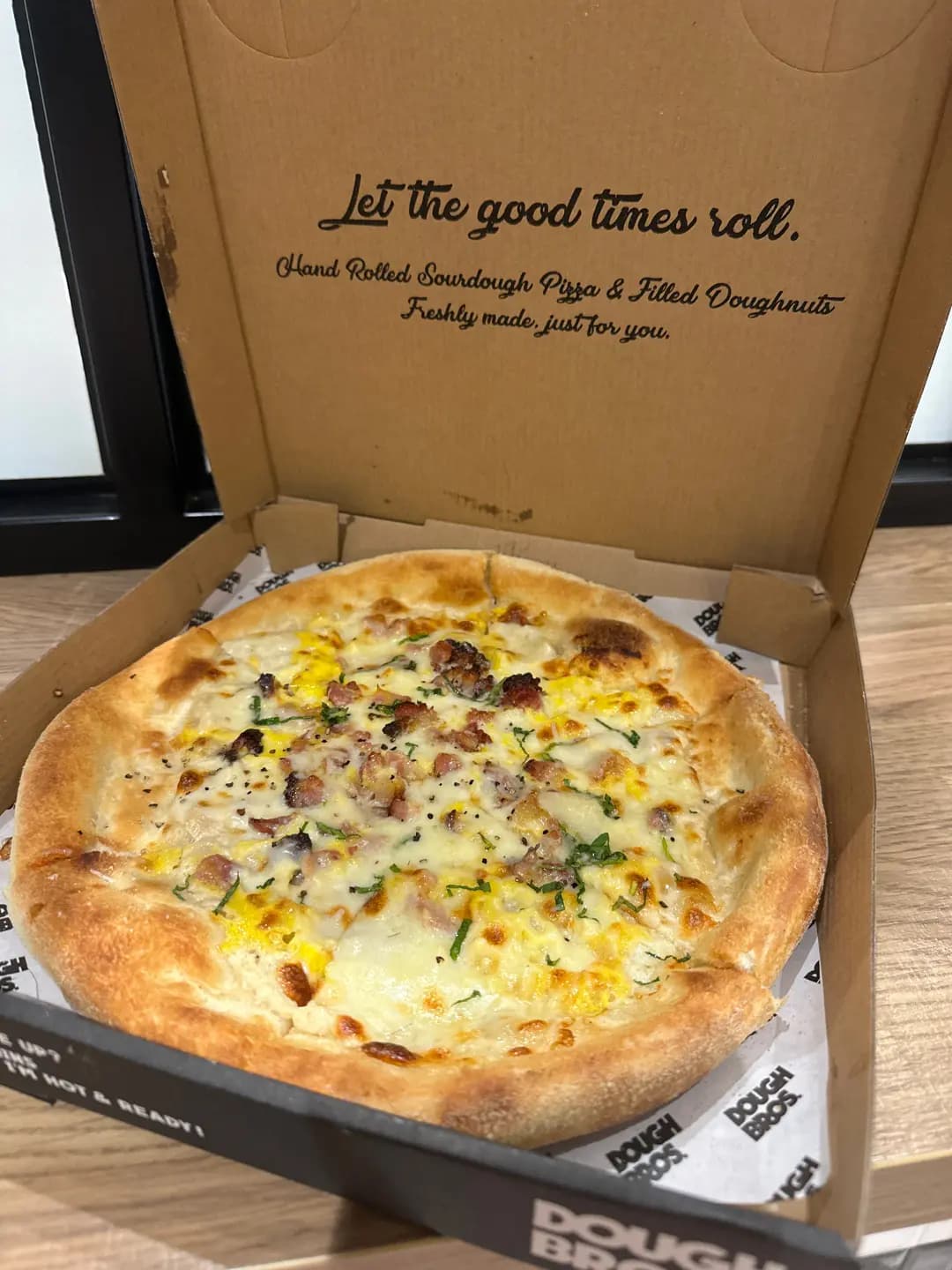 Dough Bros Pizza & Doughnuts (威德閣) photo 1