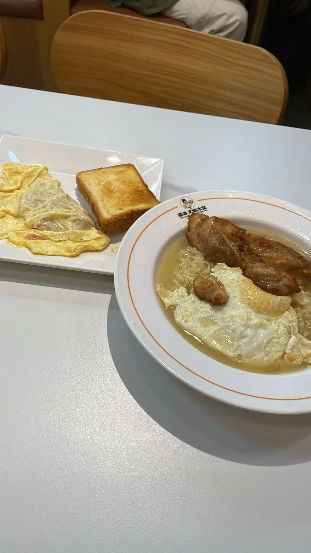 鼎味叉燒冰室 (堡壘街) photo 6