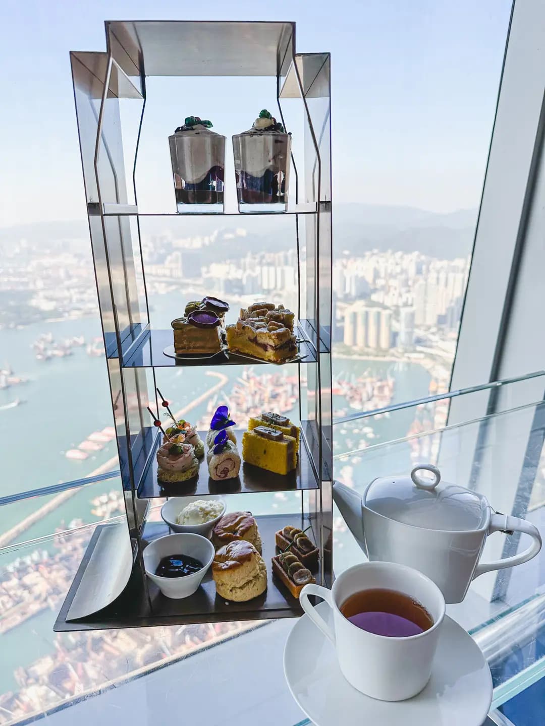 Café 100 by The Ritz-Carlton photo 3