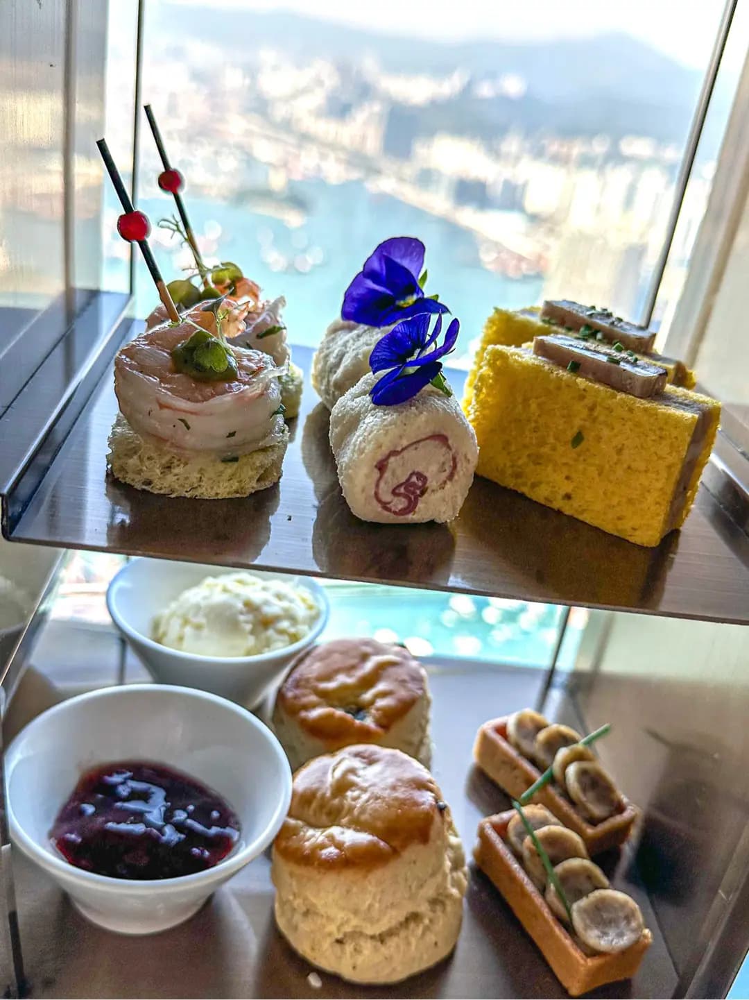 Café 100 by The Ritz-Carlton photo 4