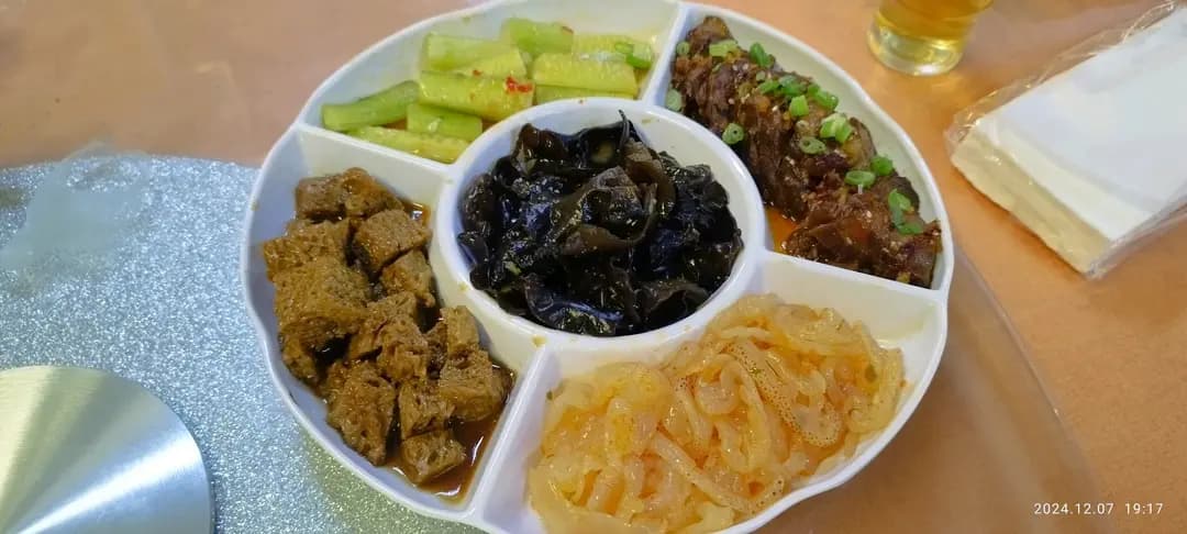 何文田泳池餐廳 photo 4
