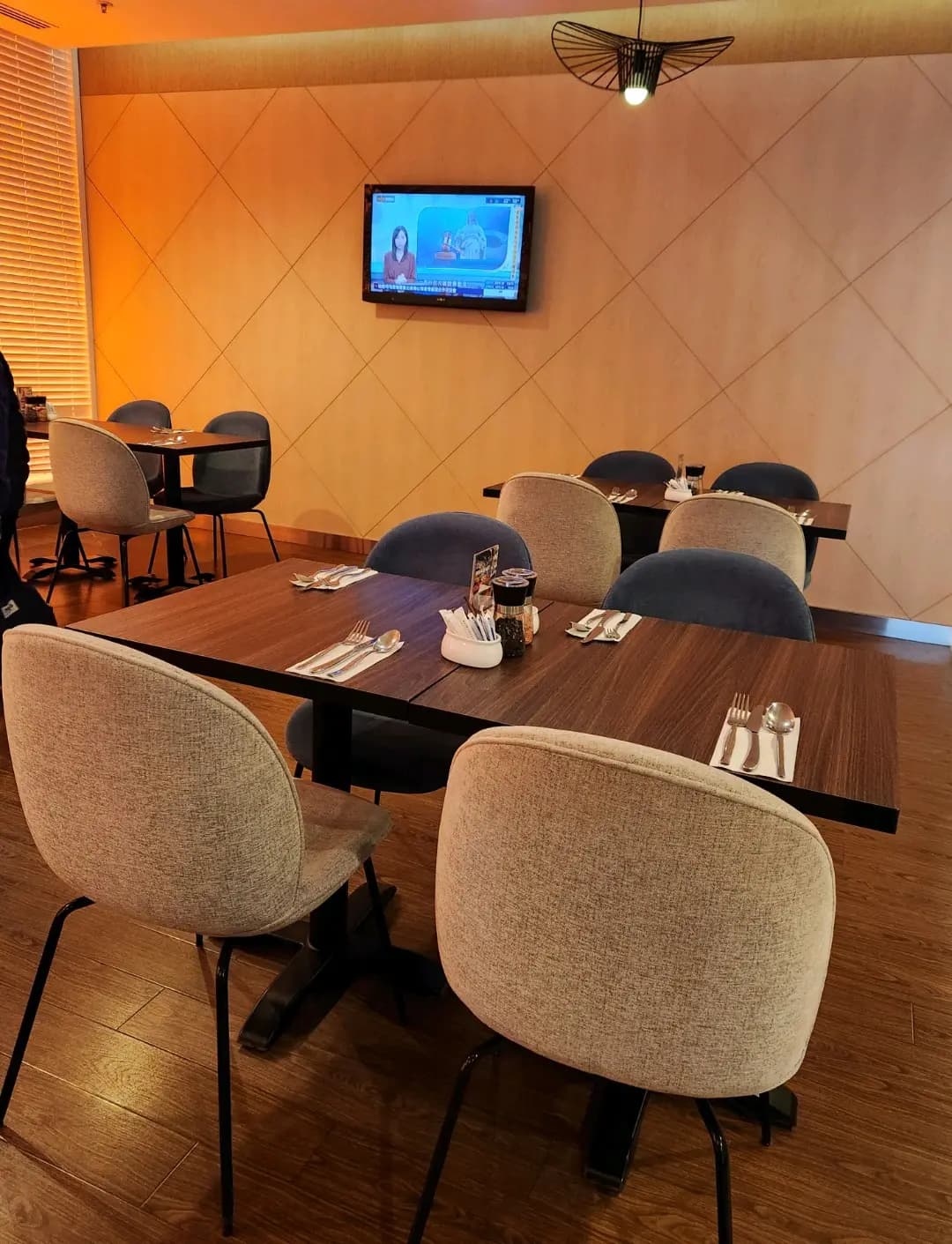 LE BAR (宜必思香港中上環酒店) photo 1