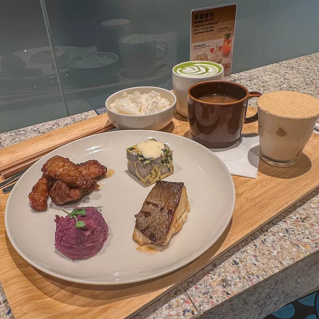 Café&Meal Muji photo 2