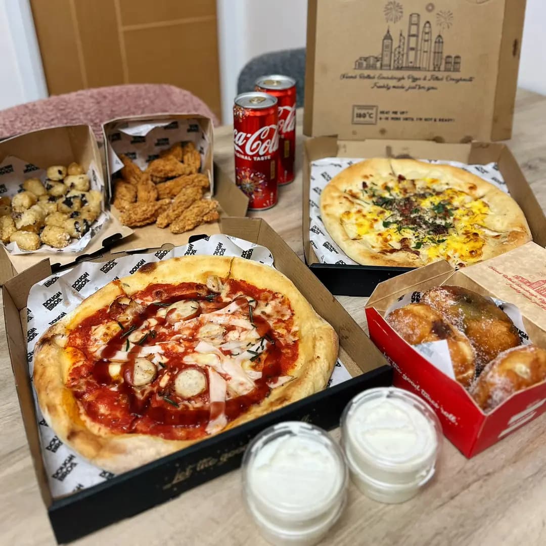 Dough Bros Pizza & Doughnuts (MOSTown Street新港城中心大街(3期)) photo 1