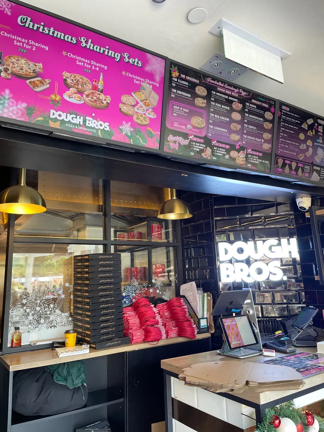 Dough Bros Pizza & Doughnuts (赤柱廣場) photo 7