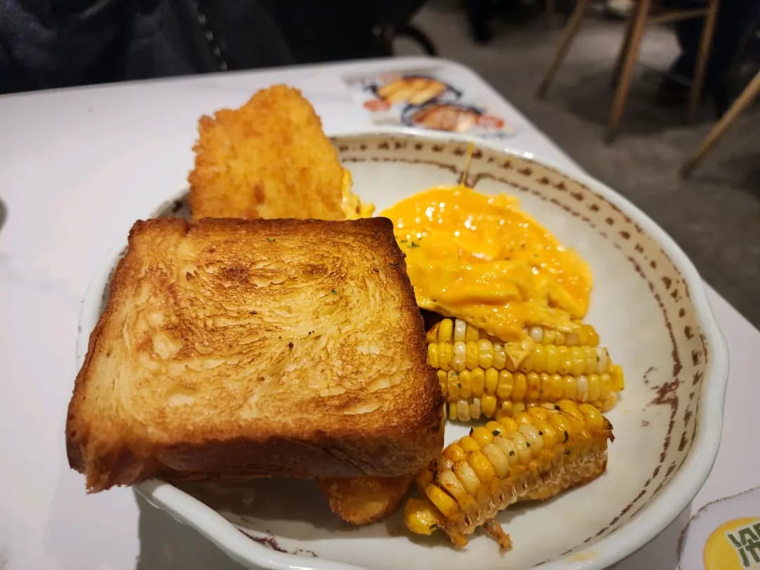 牛奶冰室 (黃大仙中心北館) photo 5
