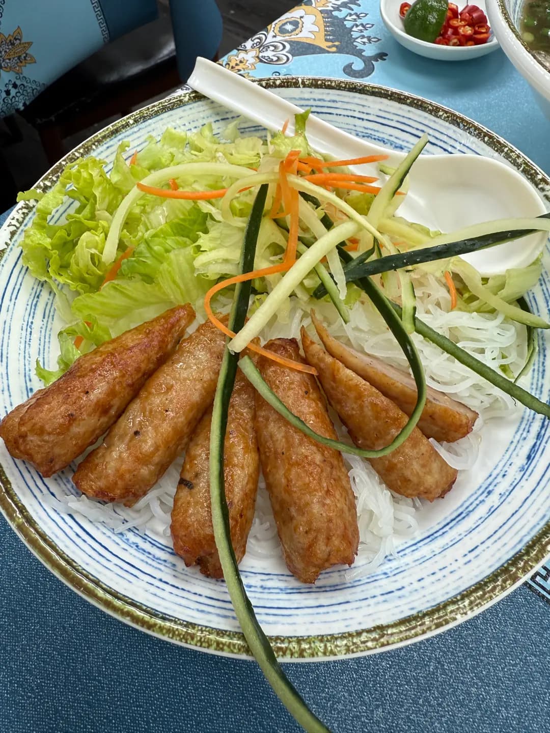 越成Pho photo 2