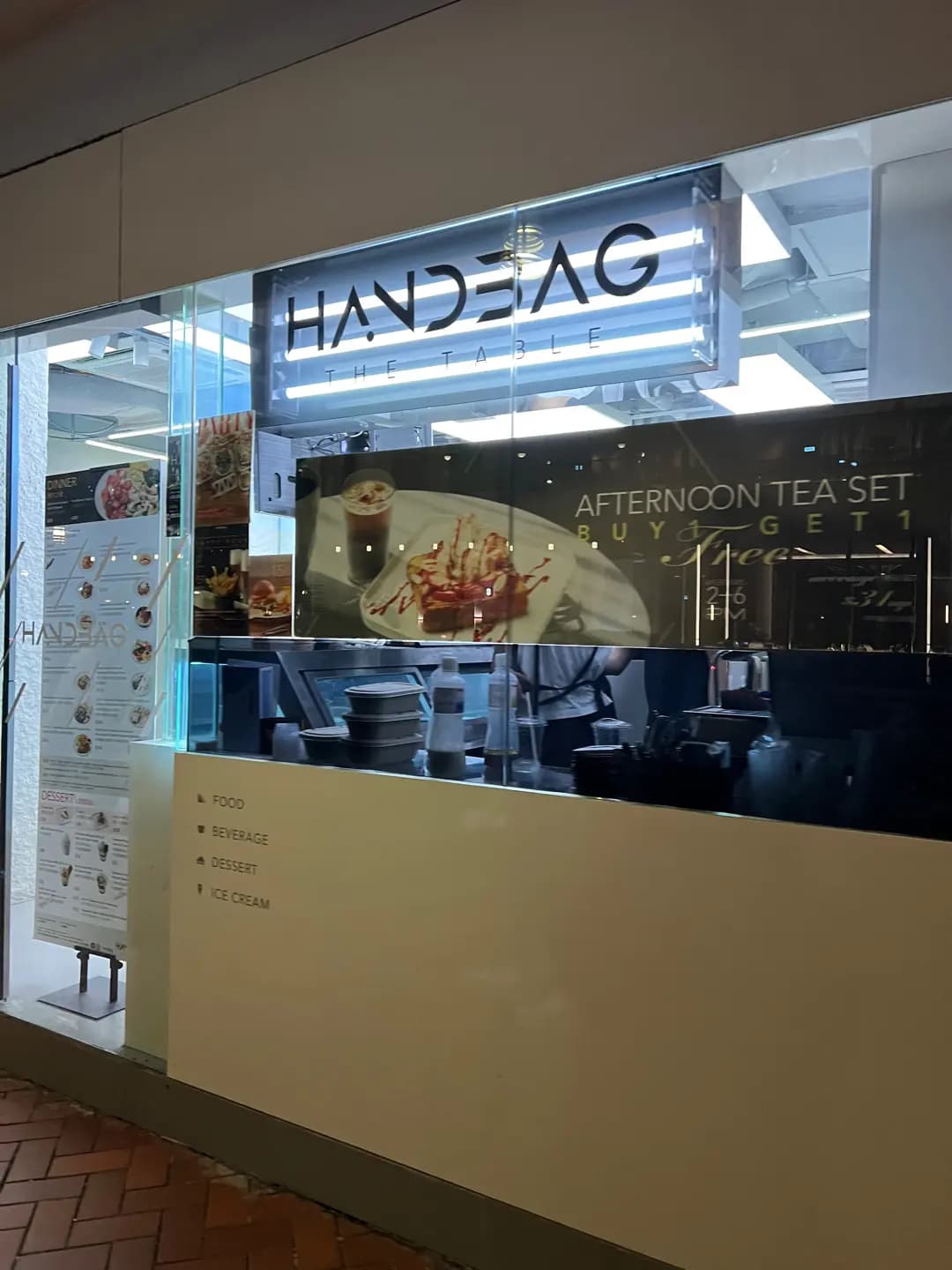 HAND3AG THE TABLE (金殿台元宮閣) photo 3