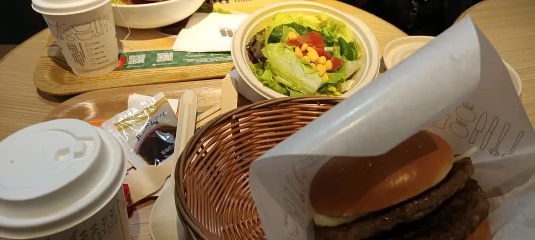 MOS Cafe photo 2