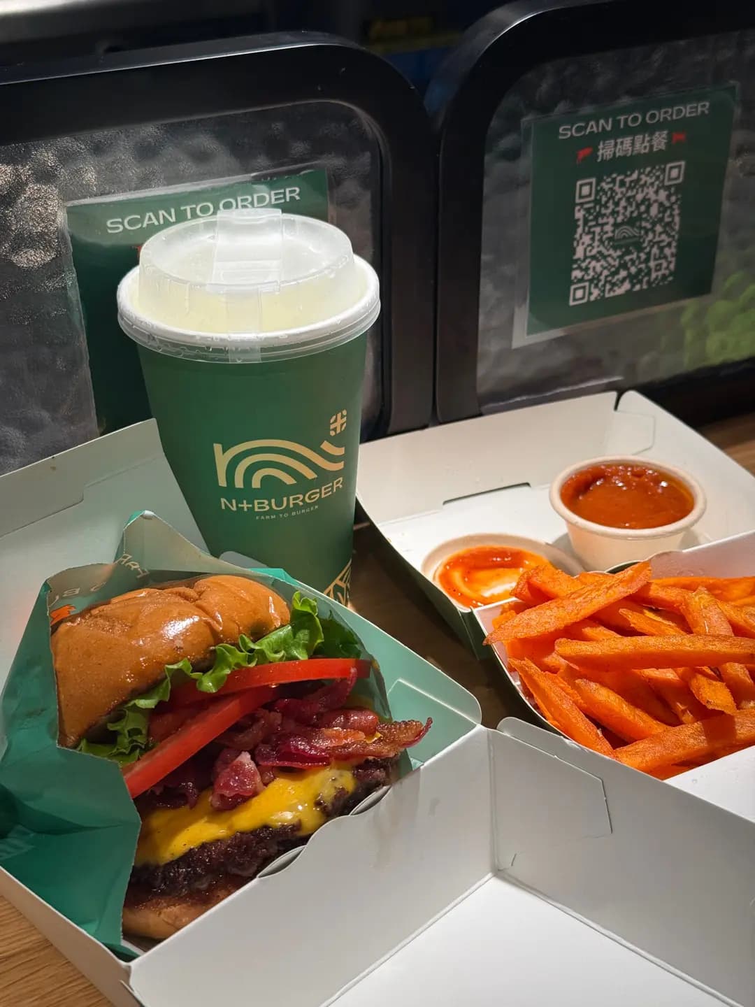 N+ BURGER (景光樓) photo 6