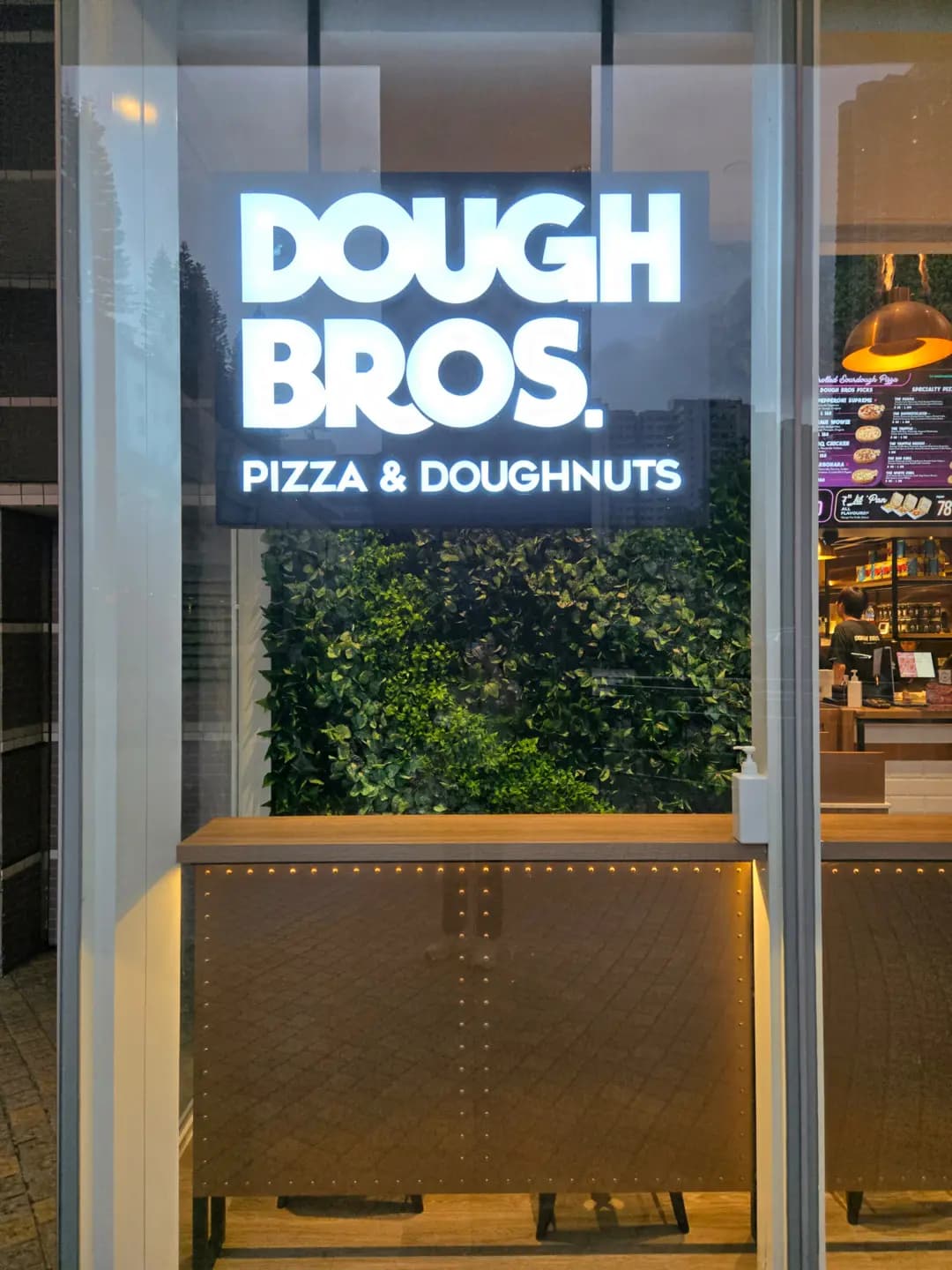 Dough Bros Pizza & Doughnuts (奧海城二期) photo 7
