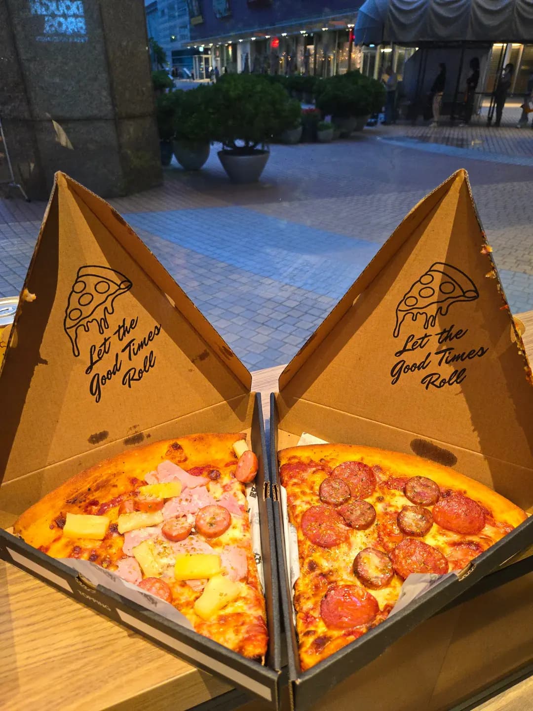 Dough Bros Pizza & Doughnuts (奧海城二期) photo 1