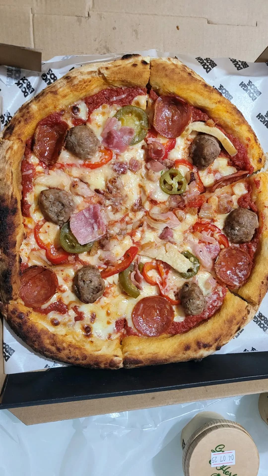 Dough Bros Pizza & Doughnuts (世宙商場) photo 2