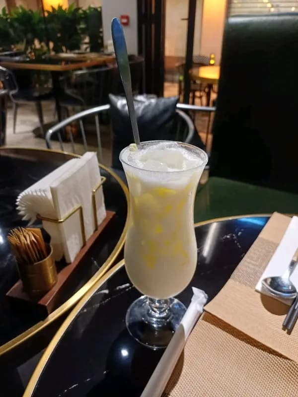Luna Bar & Restaurant photo 2