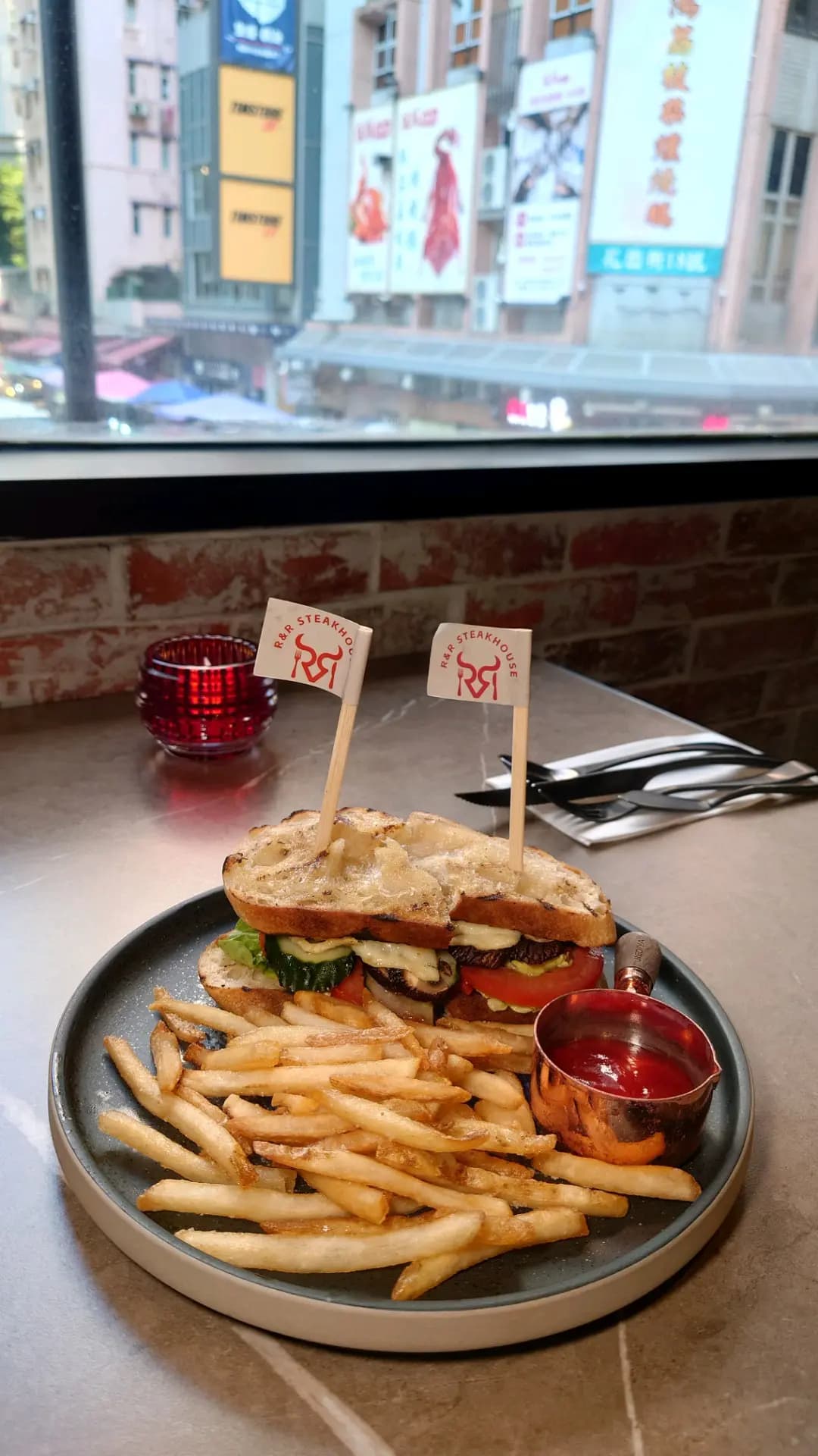 R&R STEAKHOUSE photo 2