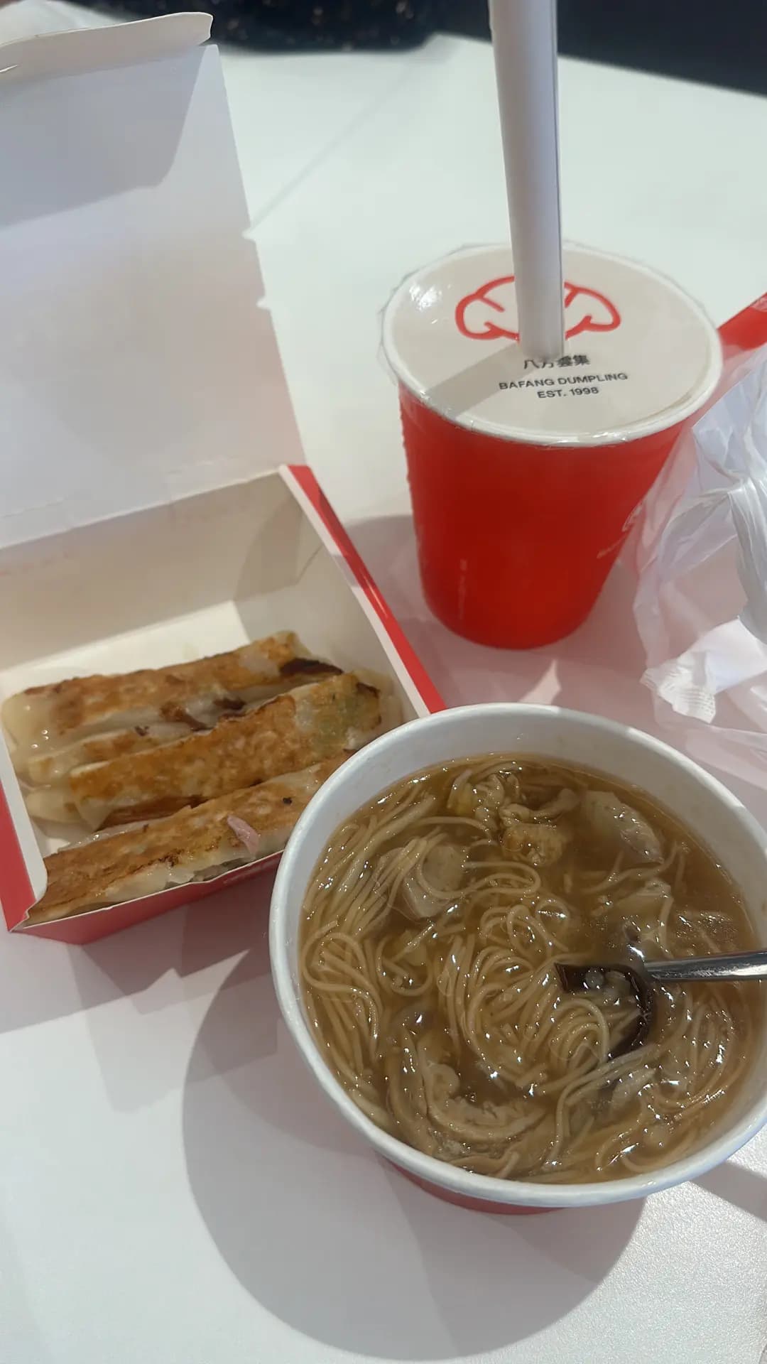 八方雲集鍋貼水餃專門店 (得利樓) photo 1