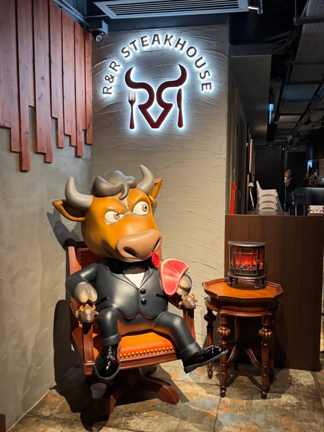 R&R STEAKHOUSE photo 3