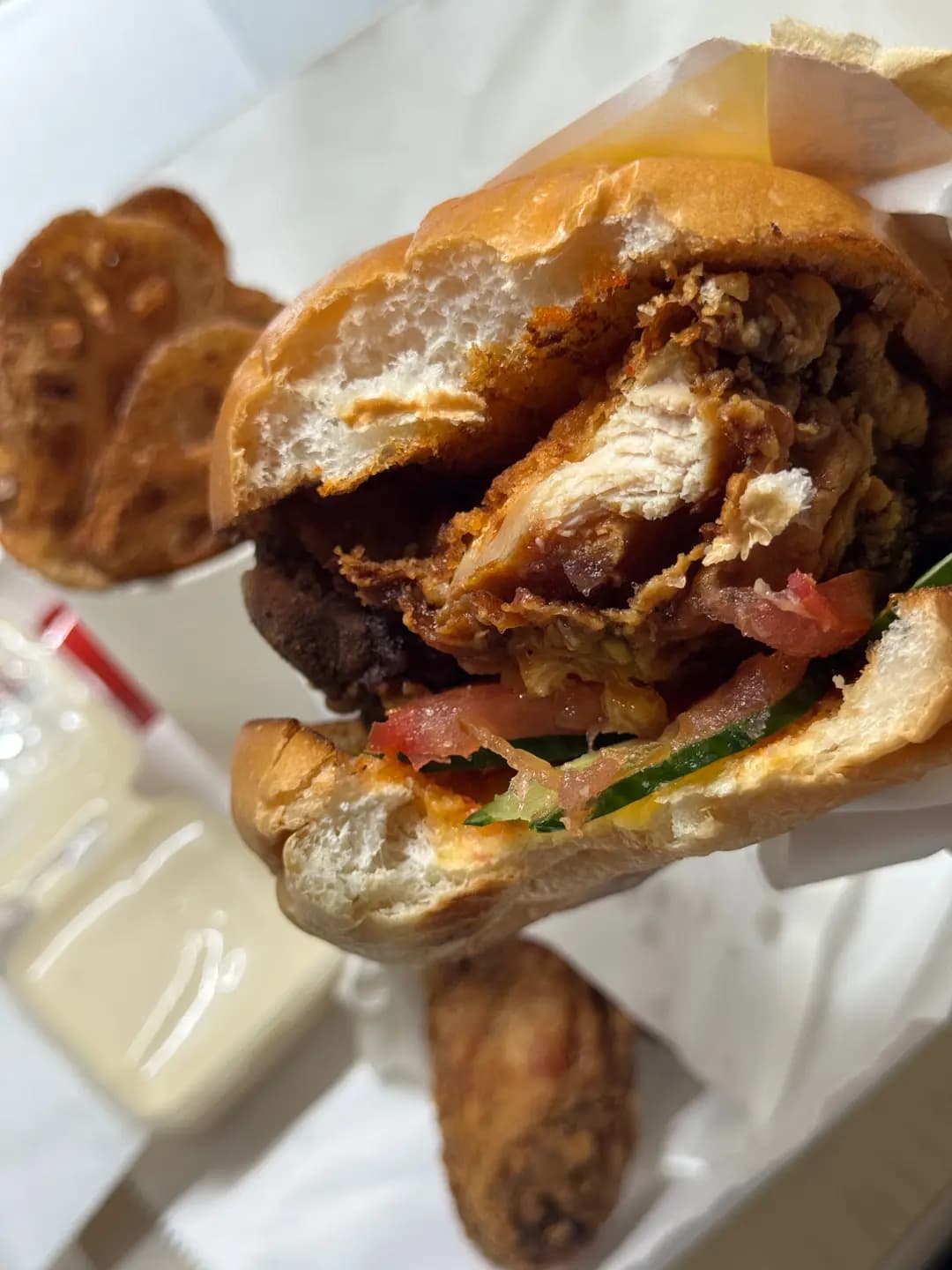 MIRROR BURGER (寶榮大廈) photo 2