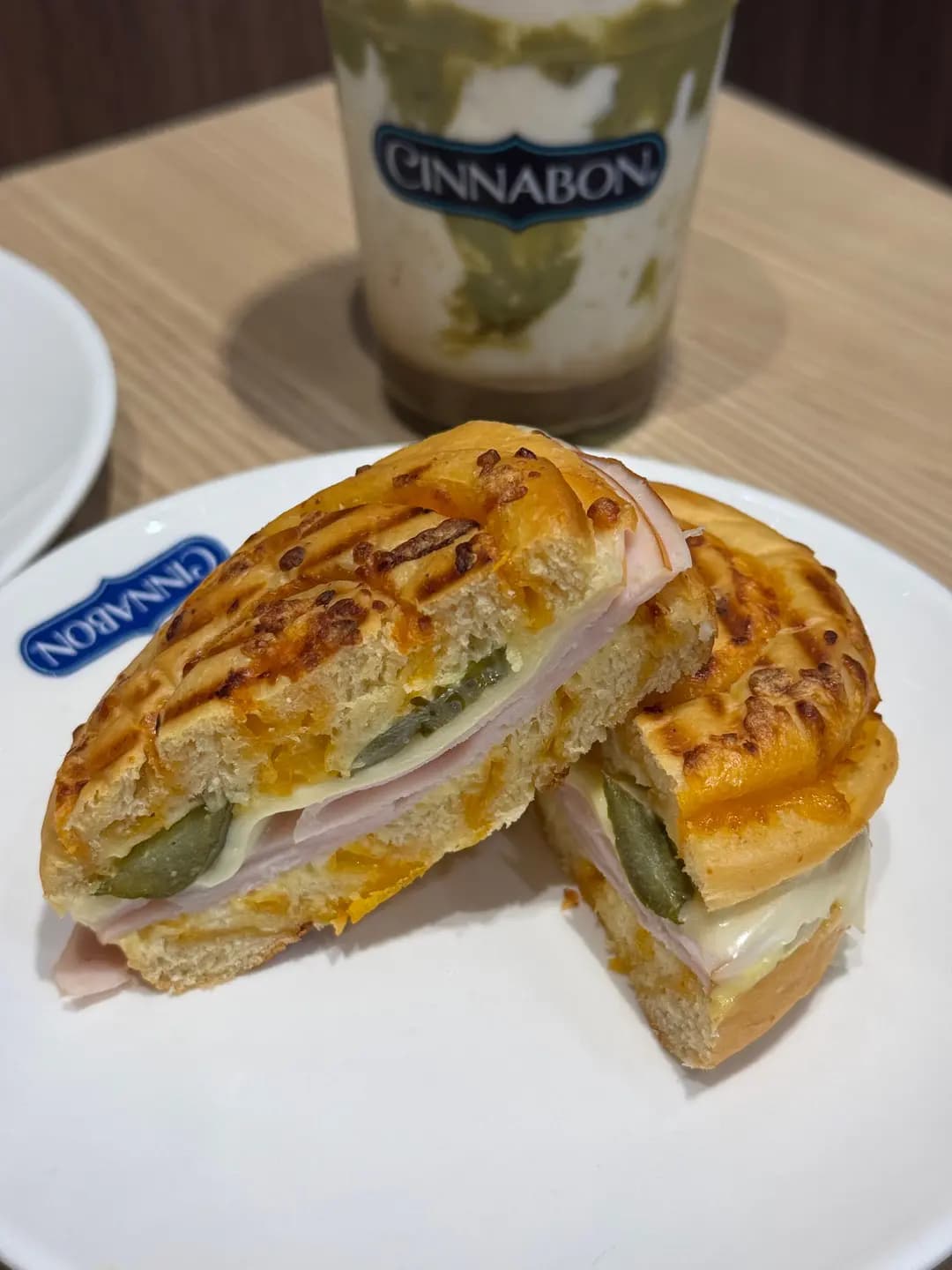 Cinnabon (AIRSIDE) photo 1