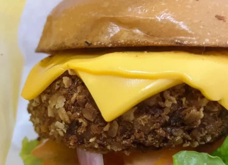 MIRROR BURGER (寶榮大廈) photo 1