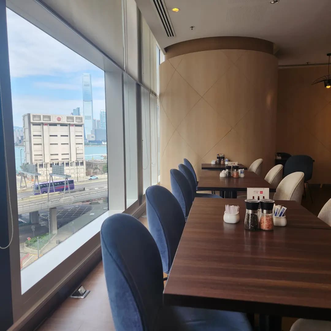 LE BAR (宜必思香港中上環酒店) photo 2