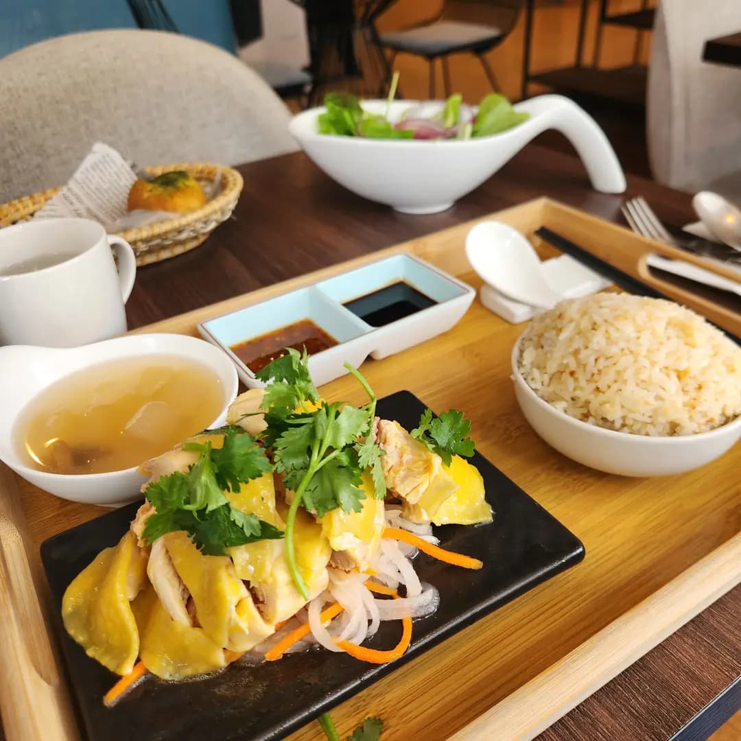 LE BAR (宜必思香港中上環酒店) photo 4