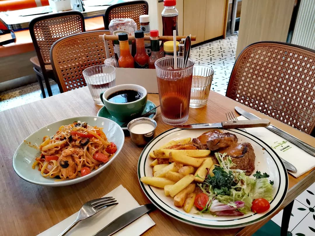 Green Waffle Diner (擺花街) photo 5