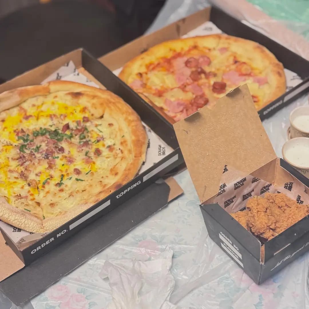 Dough Bros Pizza & Doughnuts (富利商業大廈) photo 1
