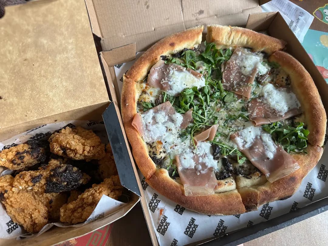 Dough Bros Pizza & Doughnuts (樂富廣場A區) photo 2