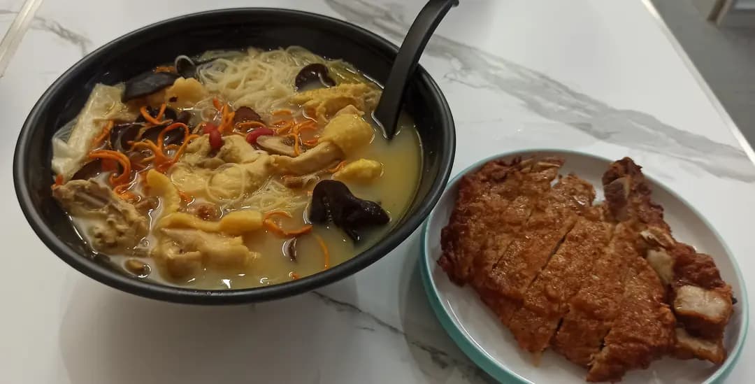 王子雞花膠雞湯米線 photo 4