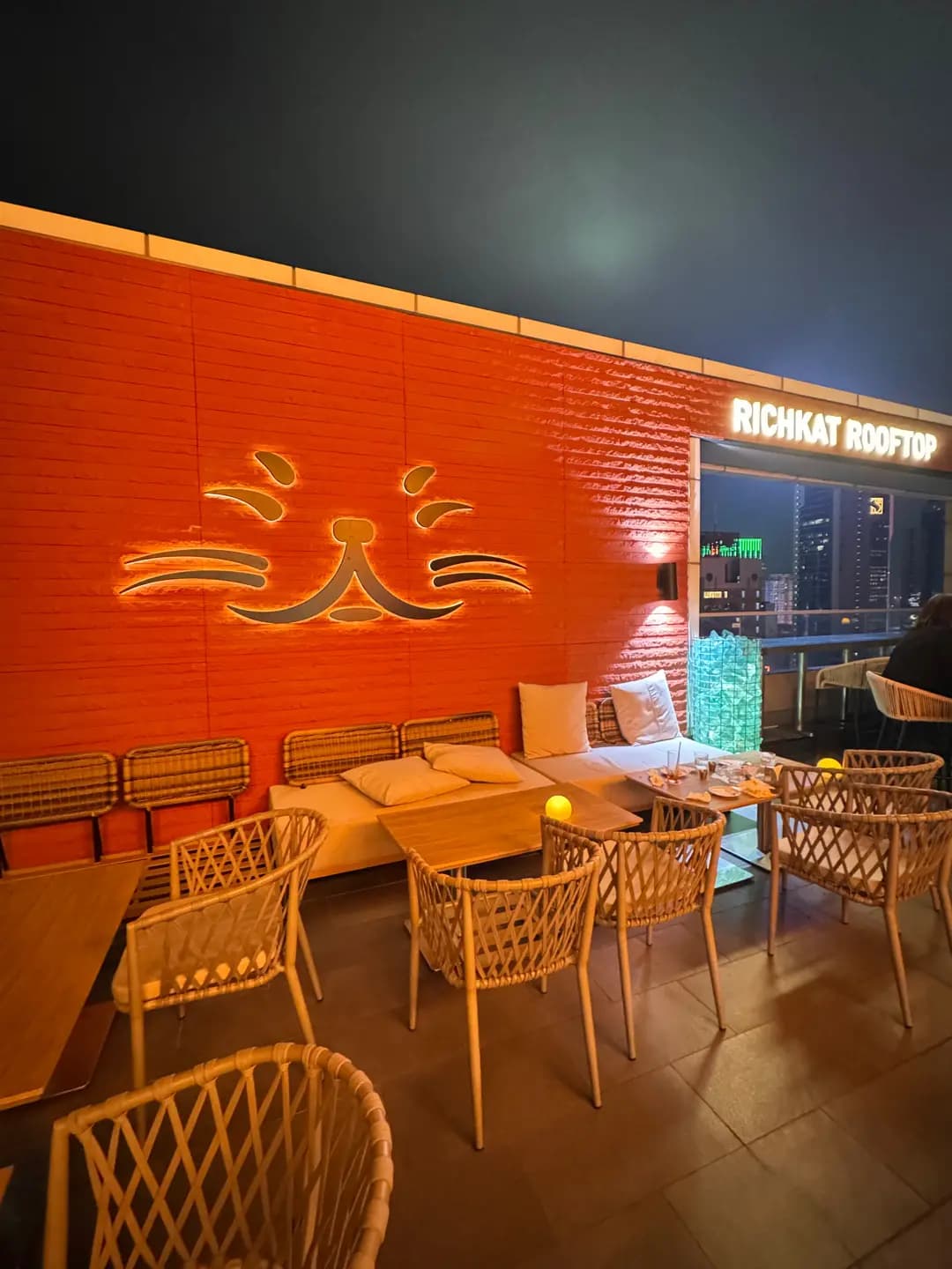 貓員外酒吧餐廳 (耀華街) photo 6