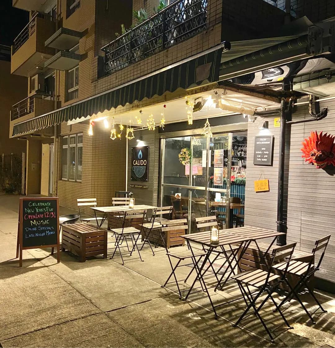 Calido Cafe and Restaurant photo 7